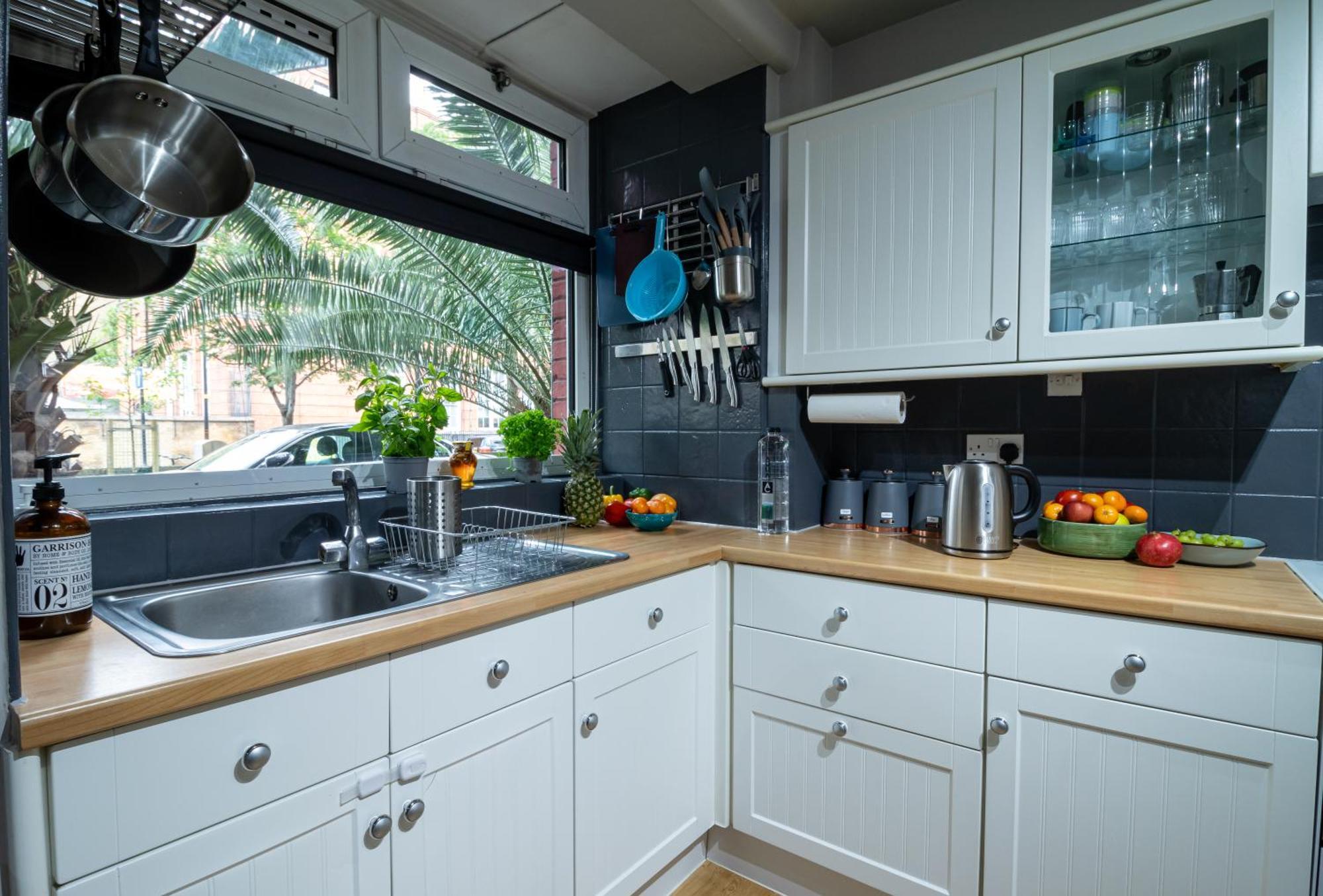 Cosy Family Retreat With Garden & Workspace